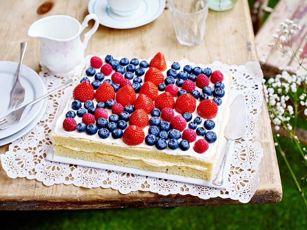 Union Jack Cake Stork
